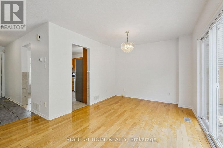 28485638/5119-lerner-way/beacon-hill-south/ottawa/ontario/K1J1B3_16