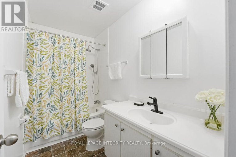 29352872/8-3205-uplands-drive/hunt-club-woods/ottawa/ontario/K1V9T3_24