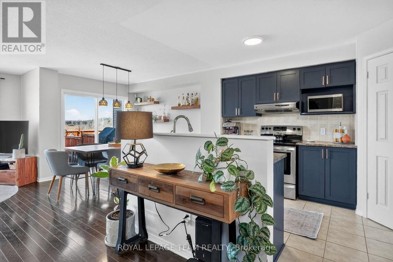 29615070/216-trail-side-circle/springridgeeast-village/ottawa/ontario/K4A5B5_13