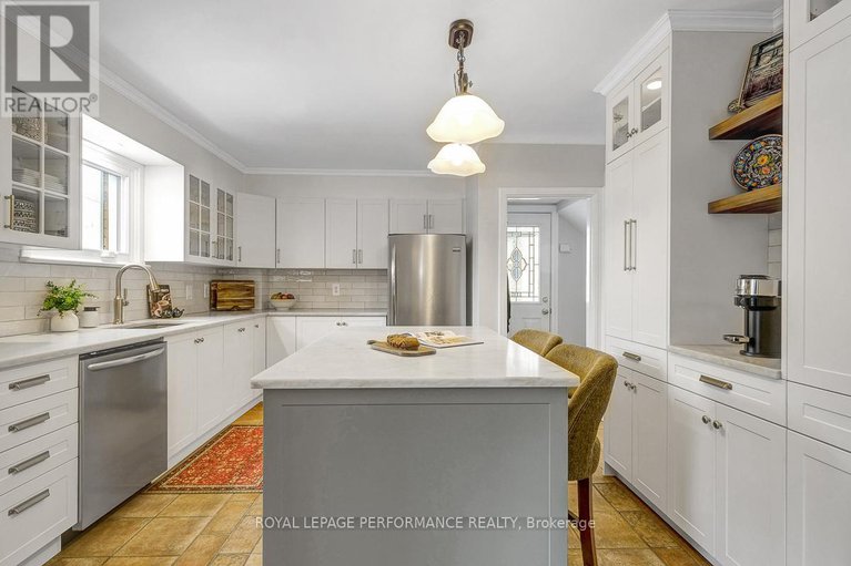 29432301/532-alesther-street/overbrookcastle-heights/ottawa/ontario/K1K1J3_8