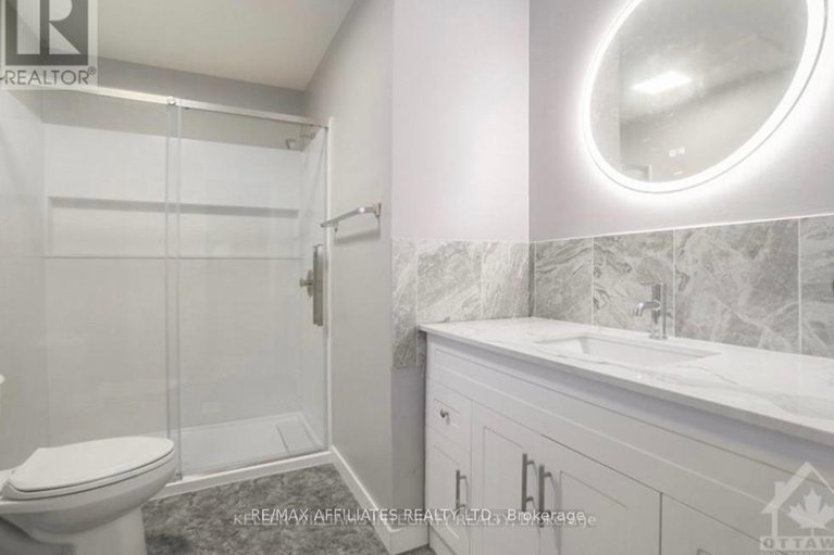 28535379/563-latour-crescent/fallingbrookgardenway-south/ottawa/ontario/K4A1N6_11