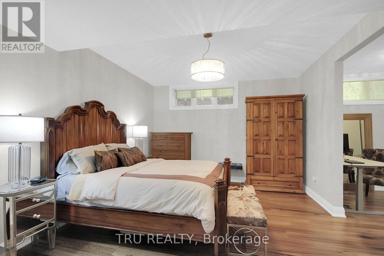 28474227/7909-parkway-road/osgoode-twp-north-of-reg-rd-6/ottawa/ontario/K0A2P0_35