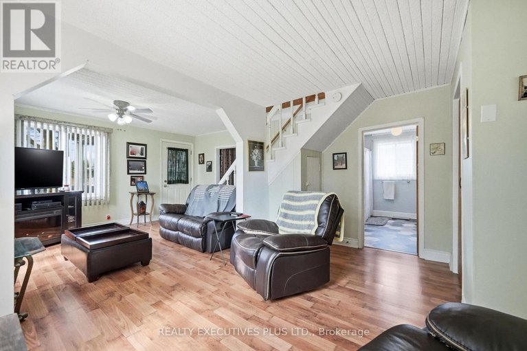 29596736/3721-champlain-street/clarencerockland-twp/clarence-rockland/ontario/K0A1E0_7