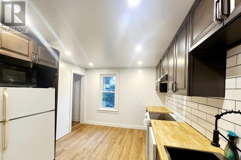 28963681/274-bell-street-s/west-centre-town/ottawa/ontario/K1S4J8_32