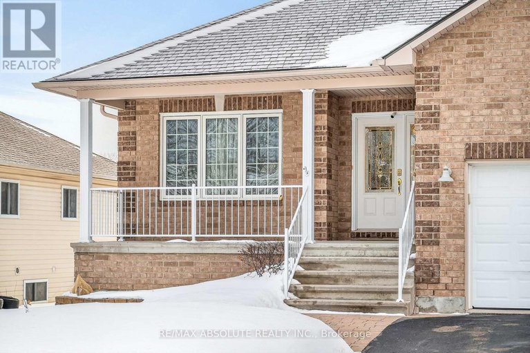 29431379/192-fairbairn-bros-street/almonte/mississippi-mills/ontario/K1A0A1_3