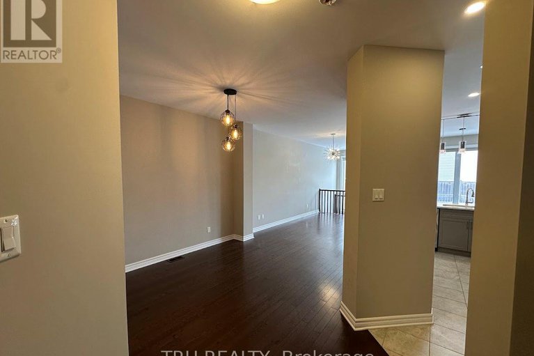 29338433/130-eric-maloney-way/blossom-parkkemp-parkfindlay-creek/ottawa/ontario/K1T0R1_5