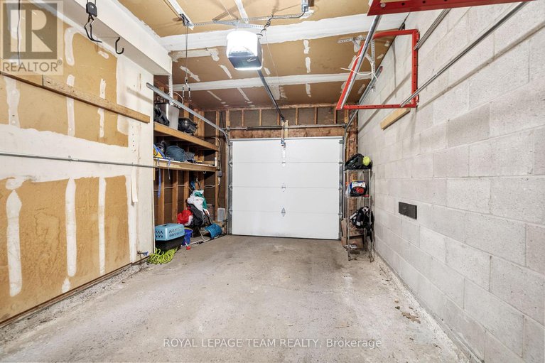 28526425/2245-orient-park-drive/blackburn-hamlet-south/ottawa/ontario/K1B4W3_36