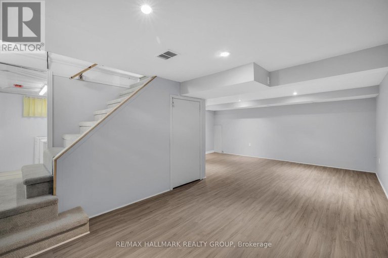 28812431/145-crerar-avenue/carlington/ottawa/ontario/K1Z7P4_15