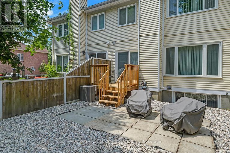 28485163/6146-oak-meadows-drive/chapel-hill/ottawa/ontario/K1C7G7_25