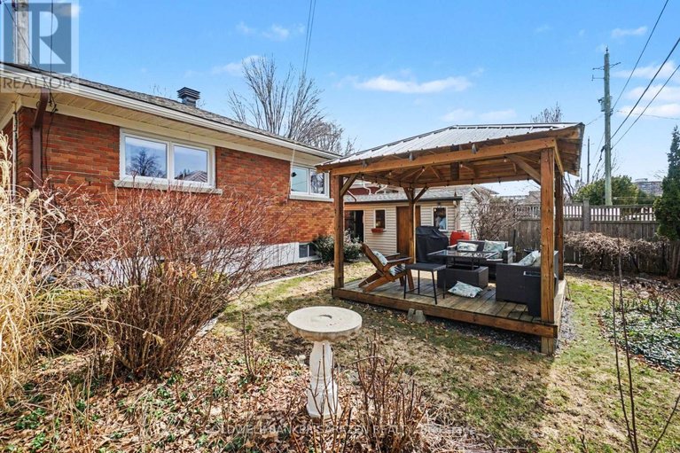 29587859/1306-hanbury-street/bel-air-heights/ottawa/ontario/K2C2M2_15