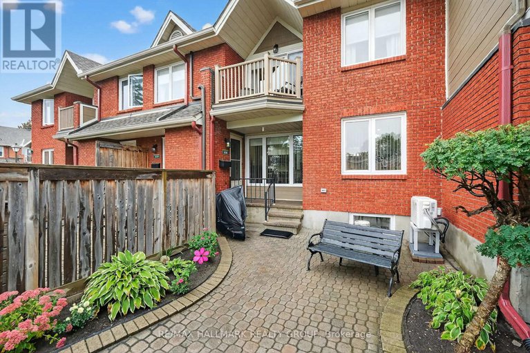28918370/108-1760-cabaret-lane/fallingbrookpineridge/ottawa/ontario/K4A2H1_2