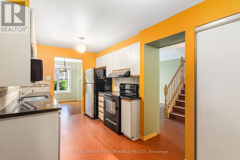 28553456/2015-summerfields-crescent/chapel-hill/ottawa/ontario/K1C7B4_15