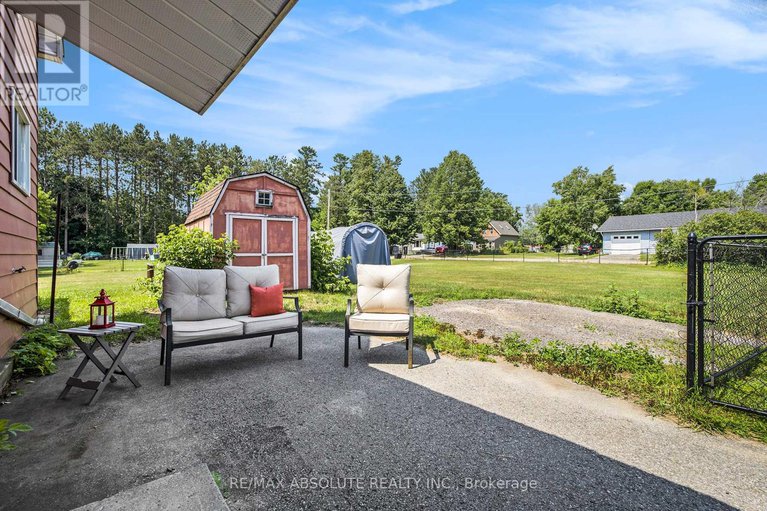 28557338/10-neilson-street/mcnabbraeside-twps/mcnabbraeside/ontario/K7S3G2_25
