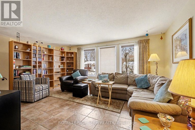 29172924/30-juniper-court/borden-farmstewart-farmcarleton-heightsparkwood-hills/ottawa/ontario/K2E5M6_6