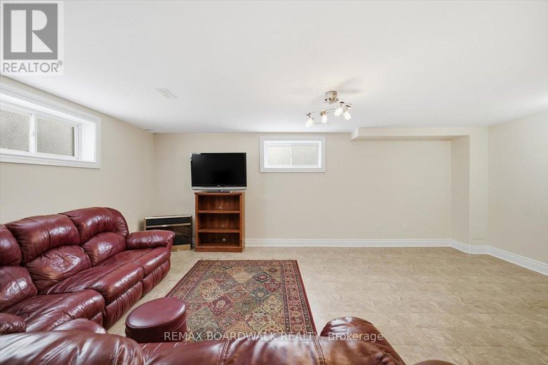 29248590/110-templeton-court/kemptville/north-grenville/ontario/K0G1J0_24