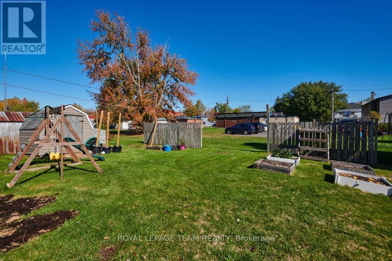 28984527/6-george-street/finch/north-stormont/ontario/K0C1K0_33