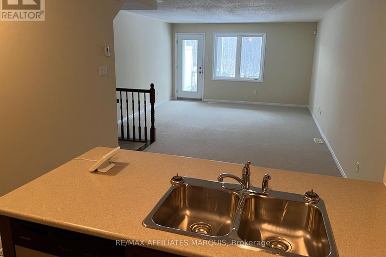 29397619/280-fir-lane/kemptville/north-grenville/ontario/K0G1J0_7