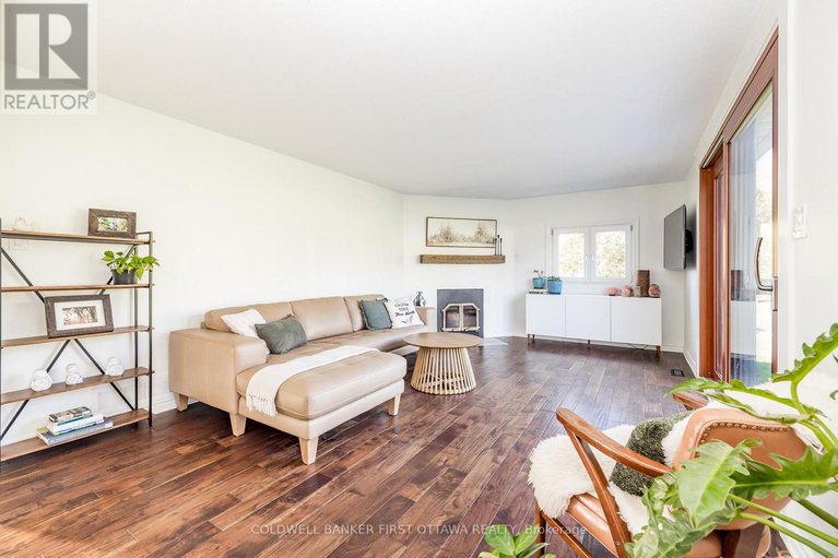 29050103/100-manion-heights-crescent/huntley-ward-south-west/ottawa/ontario/K0A1L0_18