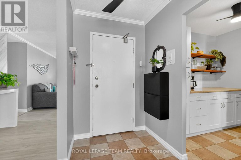 29403239/403-2400-virginia-dr-drive/urbandale-acres/ottawa/ontario/K1H8L3_5