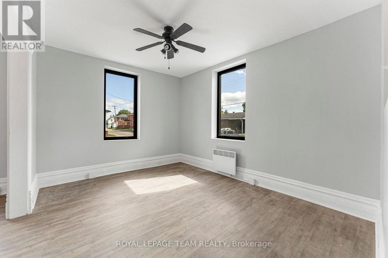 28643288/47-bonnechere-street-n/renfrew/renfrew/ontario/K7V1Y8_6
