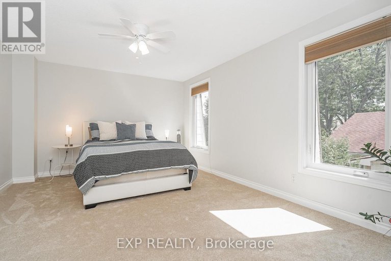 28799326/6084a-vineyard-drive/convent-glen/ottawa/ontario/K1C2M5_28
