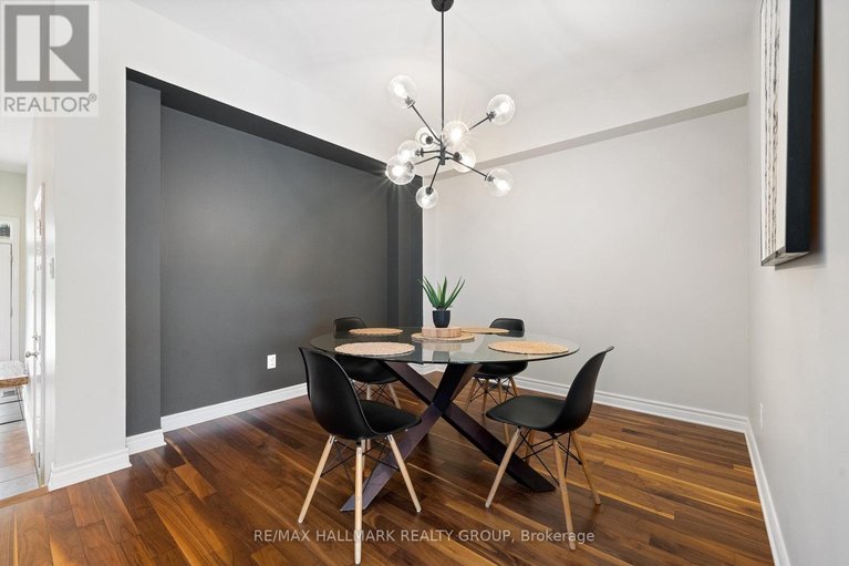 29660605/735-morningstar-way/mer-bleuebradley-estatesanderson-park/ottawa/ontario/K1W0G6_7