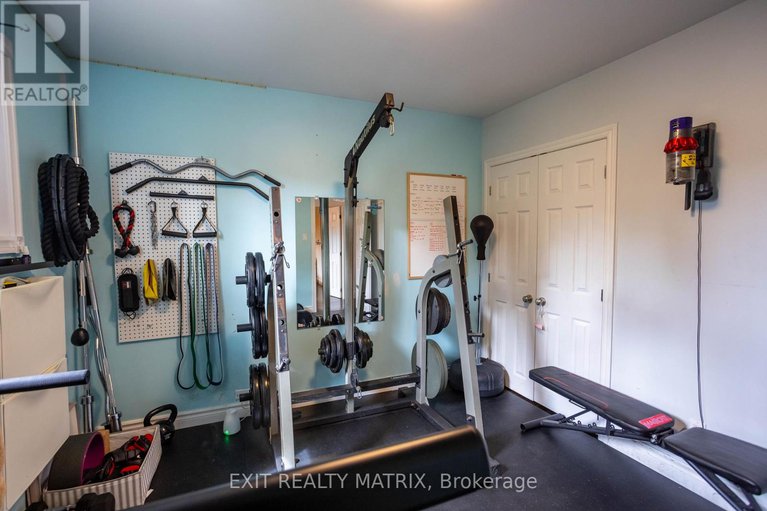 28102569/1860-featherston-drive/urbandale-acres/ottawa/ontario/K1H6P5_18