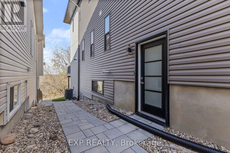 29048674/6817-notre-dame-street/chateauneuf/ottawa/ontario/K1C1H4_31