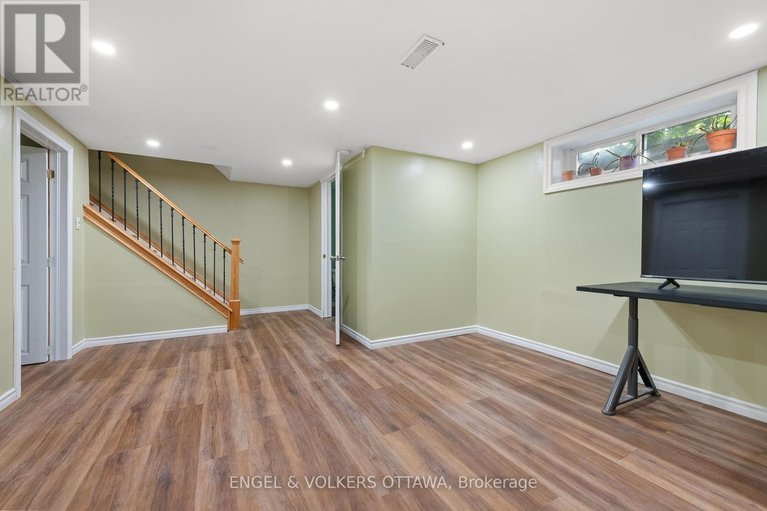 28811441/105-302-kintyre-private/carleton-square/ottawa/ontario/K2C3M6_32