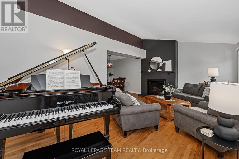 28918766/1095-ambleside-drive/woodroffe/ottawa/ontario/K2B8E2_16