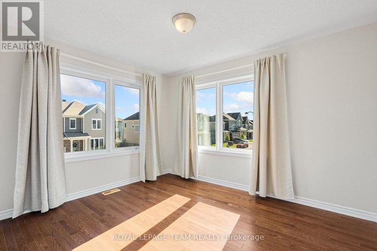 28943826/743-vennecy-terrace/orleans-village/ottawa/ontario/K1W0M8_30