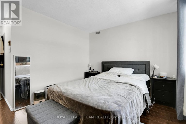 28513339/1010-110-forward-avenue/mechanicsville/ottawa/ontario/K1Y4S9_23