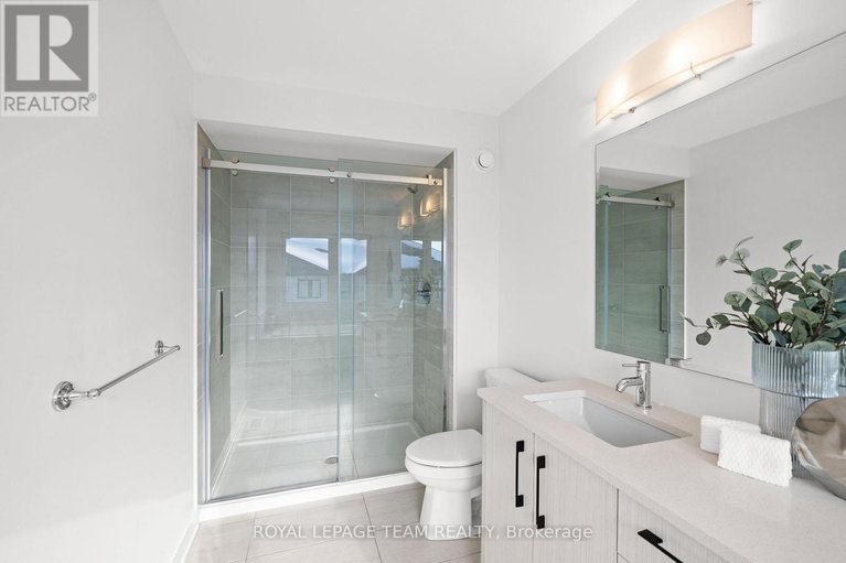 29423906/222-trumpeter-grove/riverside-southgloucester-glen/ottawa/ontario/K4M0N7_18