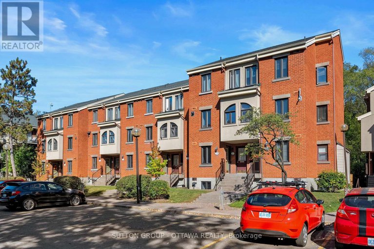 28952194/25-crispin-private/manor-park/ottawa/ontario/K1K2T7_1