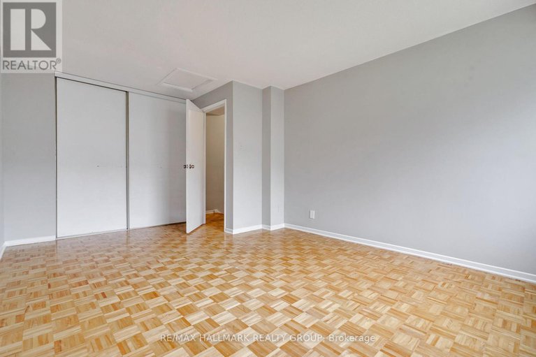 28701496/12f-larkshire-lane/pheasant-run/ottawa/ontario/K2J1Y6_16