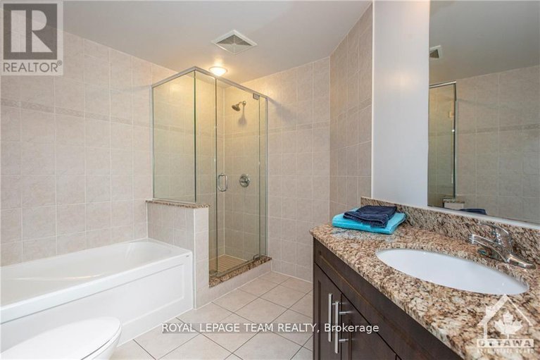 28618346/2204-234-rideau-street/sandy-hill/ottawa/ontario/K1N0A9_15