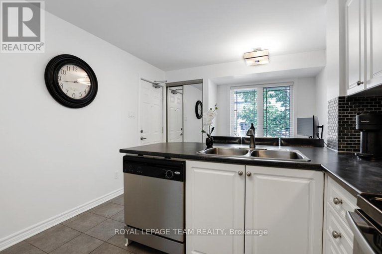 28754800/a-560-chapman-mills-drive/strandherd/ottawa/ontario/K2J3V2_15