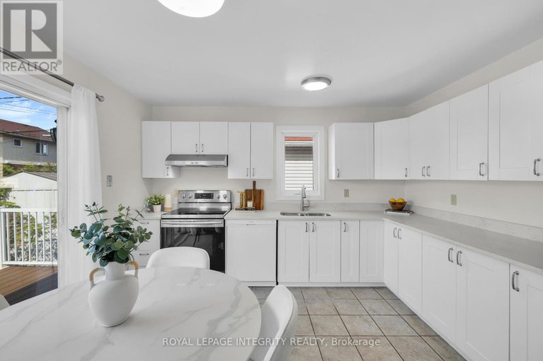 28882325/1979-jasper-avenue/ellwood/ottawa/ontario/K1V0X9_12