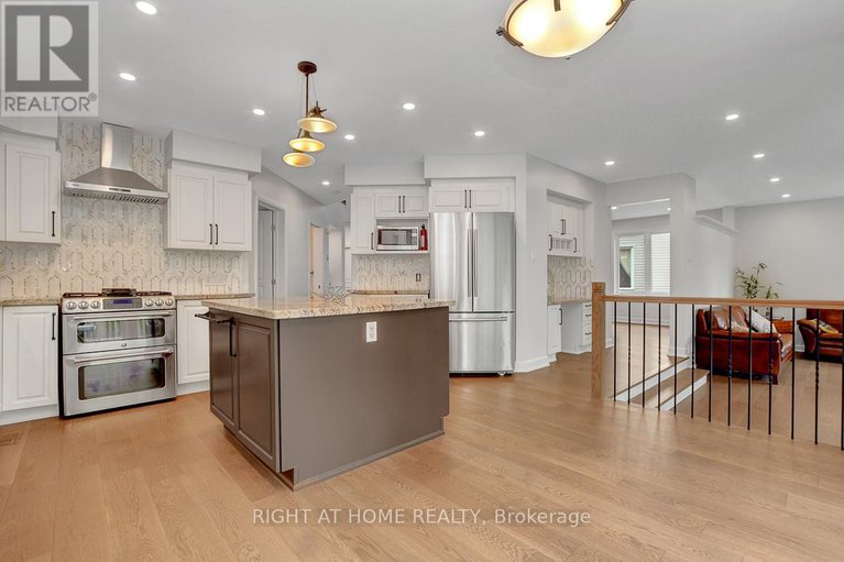 28499567/498-landswood-way/stittsville-south/ottawa/ontario/K2S0A5_17
