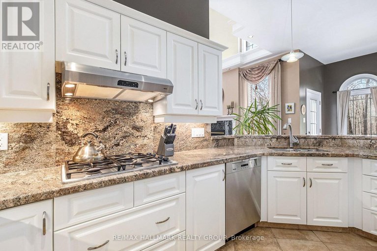 28466129/1340-georges-vanier-drive/cumberland-ridge/ottawa/ontario/K4C1R6_20