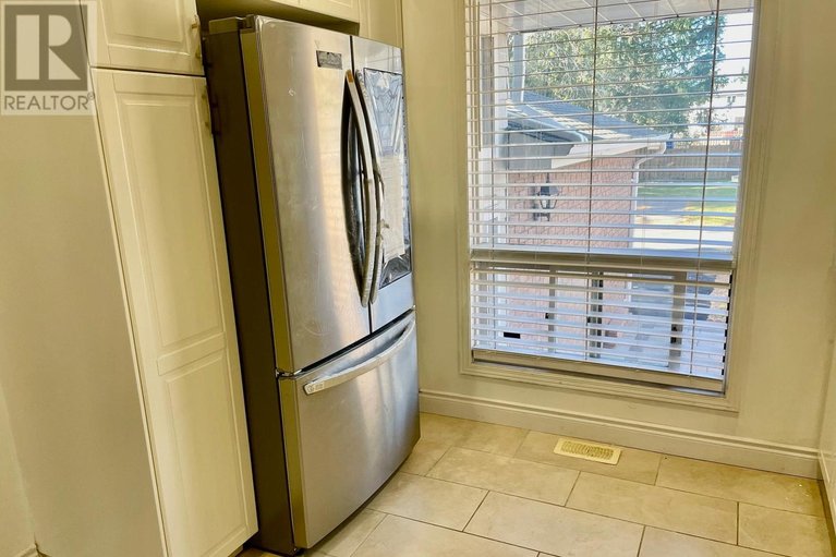 28921188/15-sturbridge-private/hunt-club-parkgreenboro/ottawa/ontario/K1T3J6_13