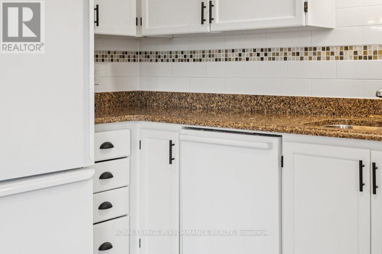 29029572/8-gillespie-crescent/hunt-club-woods/ottawa/ontario/K1V9X8_21