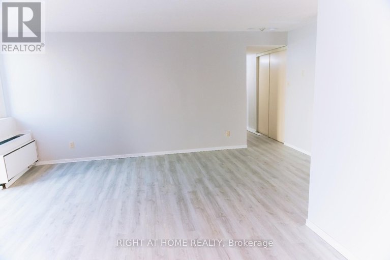 29448917/1516-2871-richmond-road/britannia-heights/ottawa/ontario/K2B8M5_13