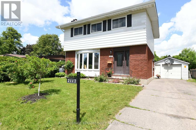 28625415/2117-valley-drive/elmvale-acresurbandale/ottawa/ontario/K1G2P6_1