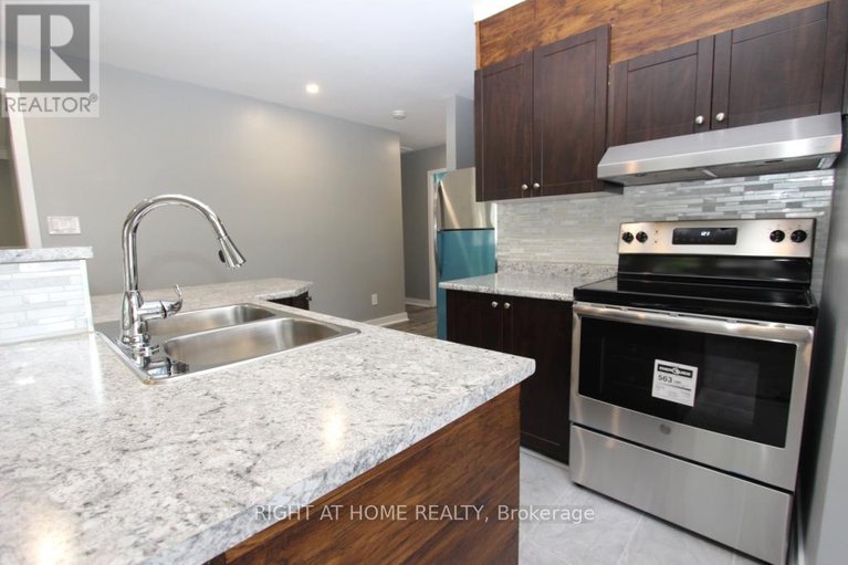 28622547/2216-prospect-avenue/alta-vista/ottawa/ontario/K1H7G3_6