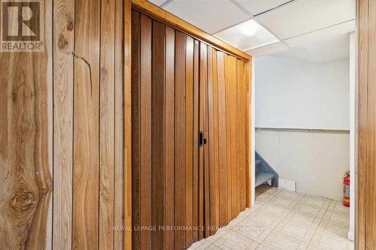 29402073/48-423c-woodfield-drive/tanglewood/ottawa/ontario/K2G4B7_32