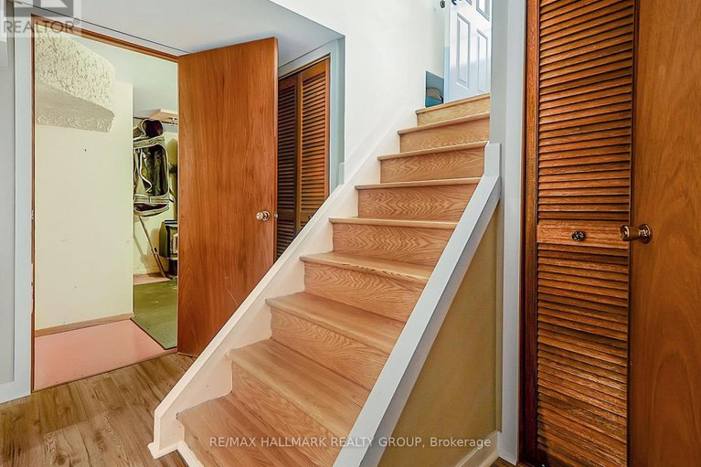 29075459/2077-lemay-crescent/elmvale-acresurbandale/ottawa/ontario/K1G2X5_18