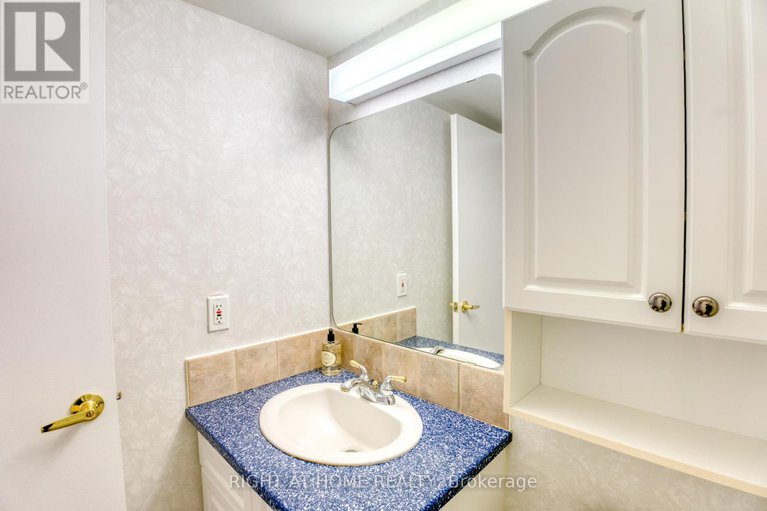 28430489/1401-2625-regina-street/britannia/ottawa/ontario/K2B5W8_24