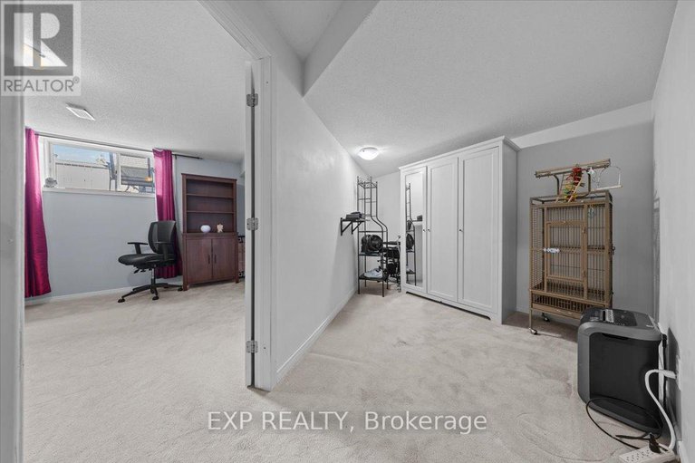 28494294/254-arrita-street/emerald-meadowstrailwest/ottawa/ontario/K2S0J3_26