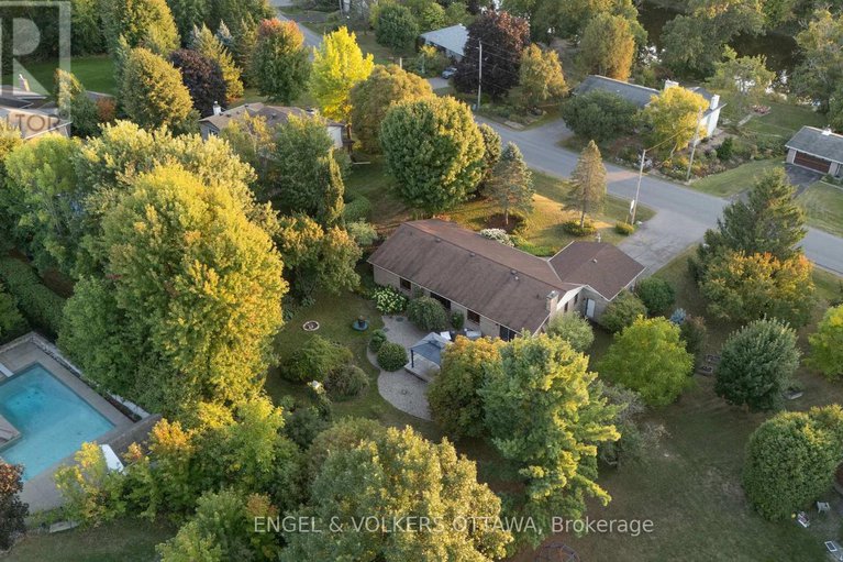 28887714/5233-mclean-crescent/manotick-long-island-nicholls-island/ottawa/ontario/K4M1G1_43